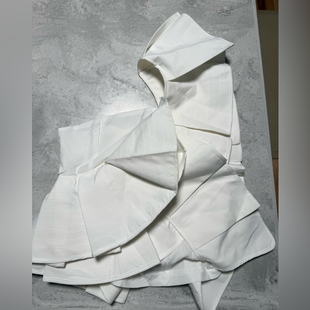 Luxe White One-Shoulder Ruffle Top - Picture 4 of 6